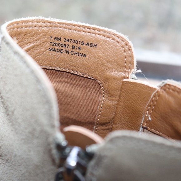 SOLD FRYE size 7.5 M Judith Ash Beige Suede Leather Ankle short Boots 3470015 - Picture 8 of 9